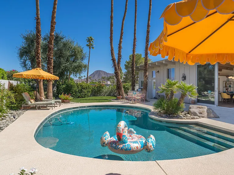 72980 Somera Rd — Photo 37