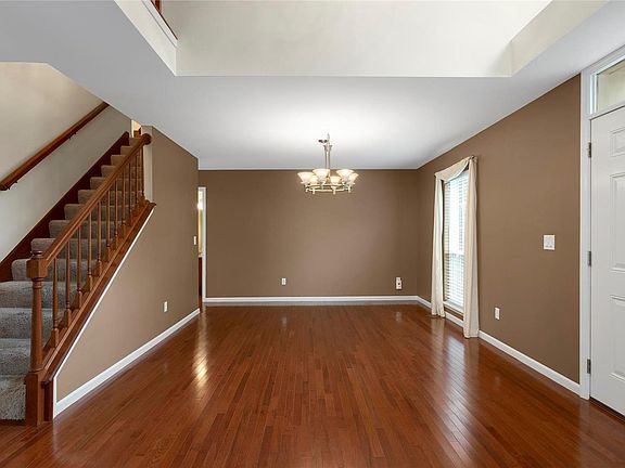 4th image of 1404 Crystal Pointe Cir