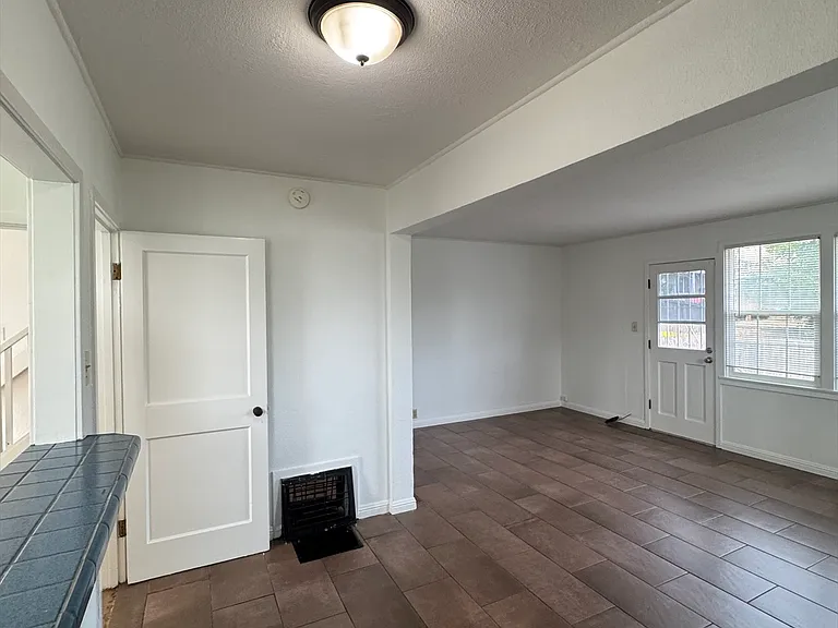 70 Parrott St — Photo 7