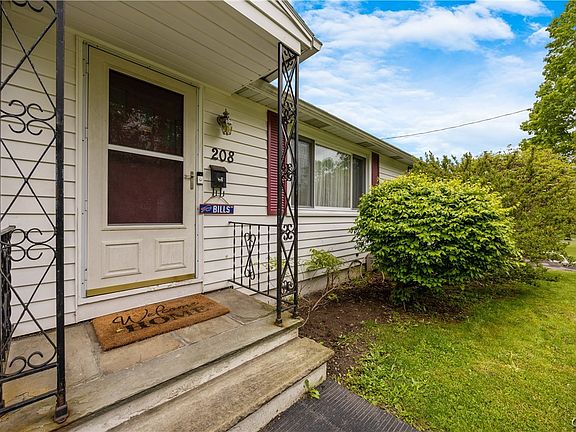 3rd image of 208 Harding Pl