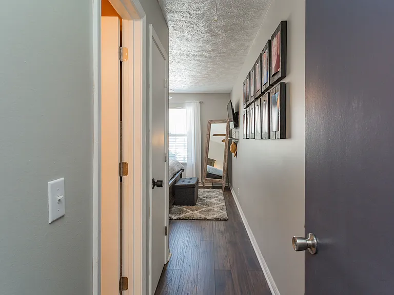 1005 Looby Cir — Photo 16
