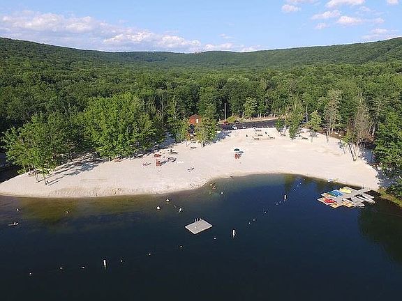 4th image of Mahopac Dr