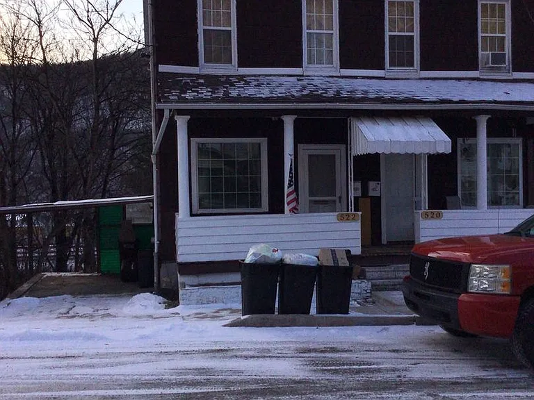 520 Woodvale Ave — Photo 1