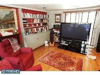 1109 Greentree Ln photo 1