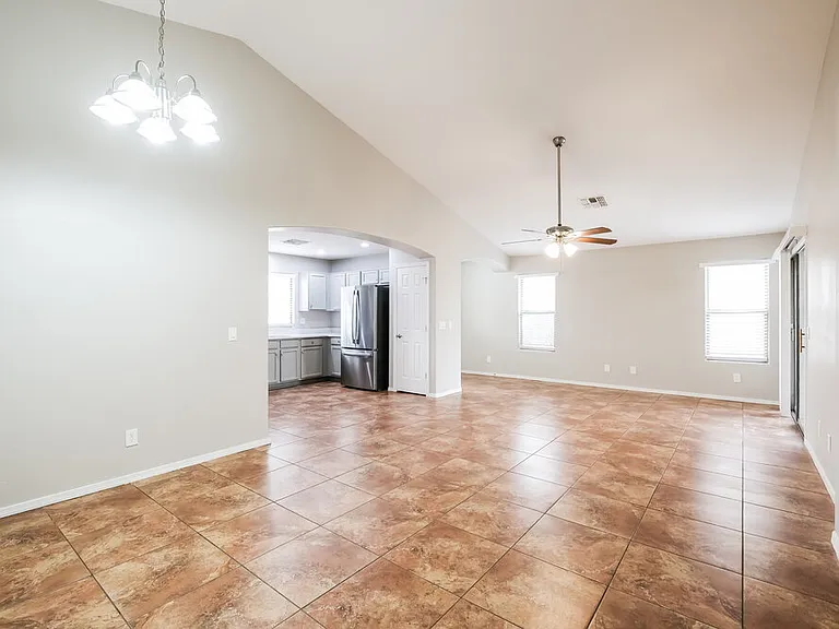 1604 S 80th Ln — Photo 7