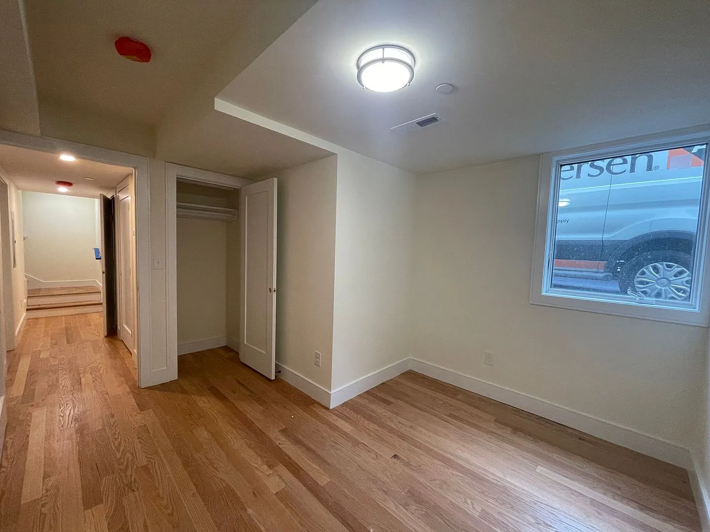 Charming 3 Bedroom — Photo 4