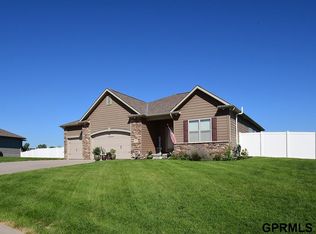 18432 Stargrass Rd, Bennington, NE 68007