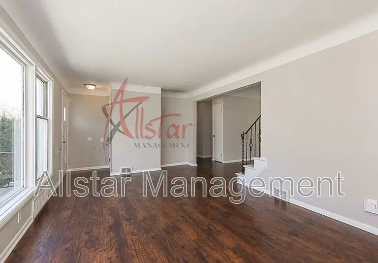 983 Clinton Ave — Photo 10