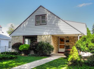 2726 N 88th St, Milwaukee, WI 53222