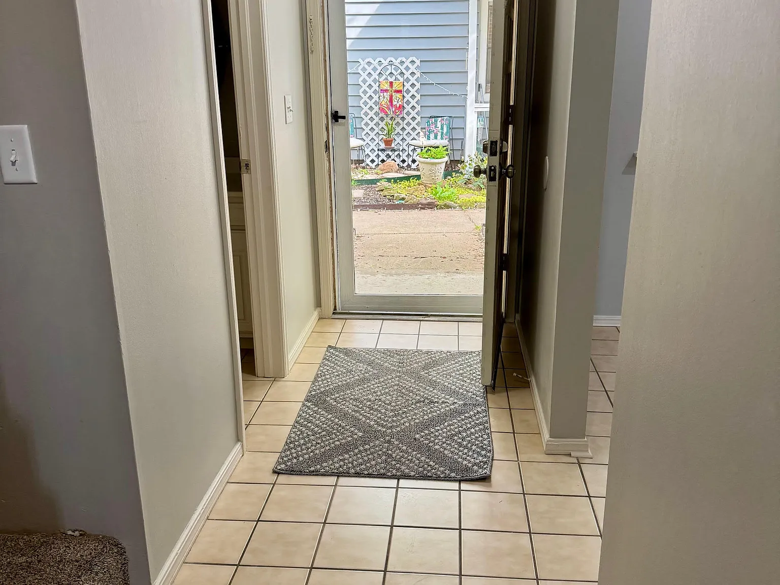 2 bed, 2.5 bath, 1400 sqft, $1,700 — Photo 4