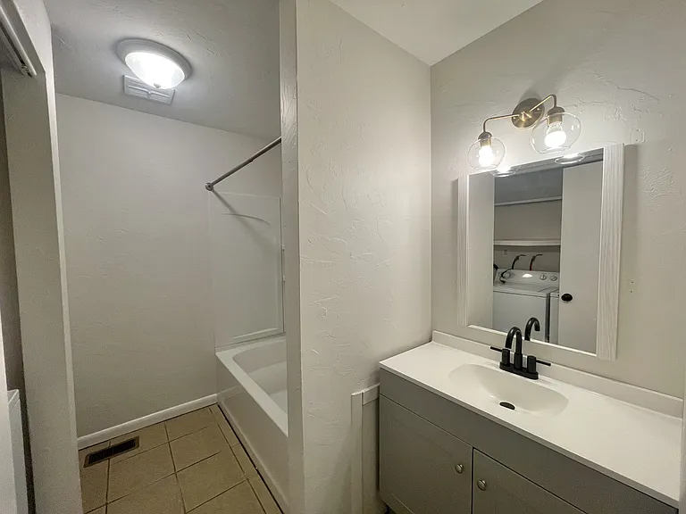 3106 Wooster Dr — Photo 9