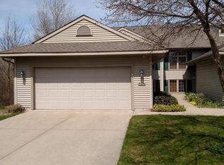 704 Sand Trap Ct, Muskegon, MI 49444
