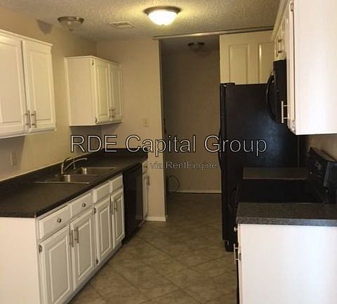 4th image of 1413 Eagle Pass Dr