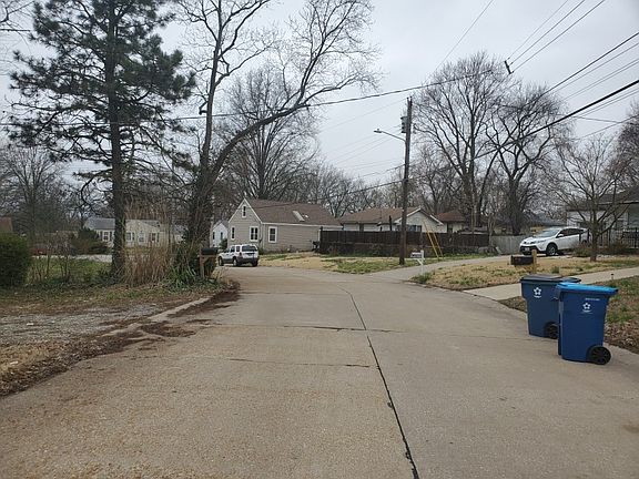 5th image of 260 Elbring Dr