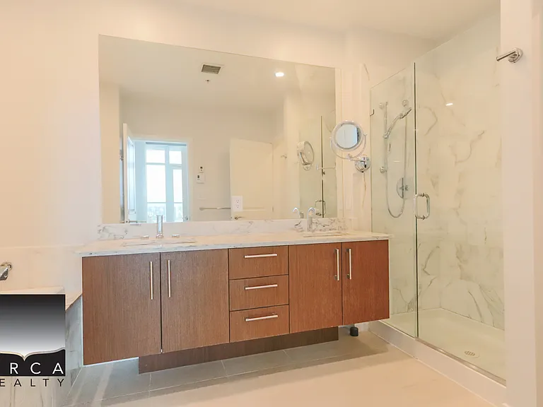 1333 W 11th Ave #1502 — Photo 14