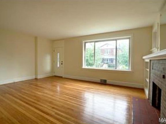 3rd image of 4645 Wilcox Ave