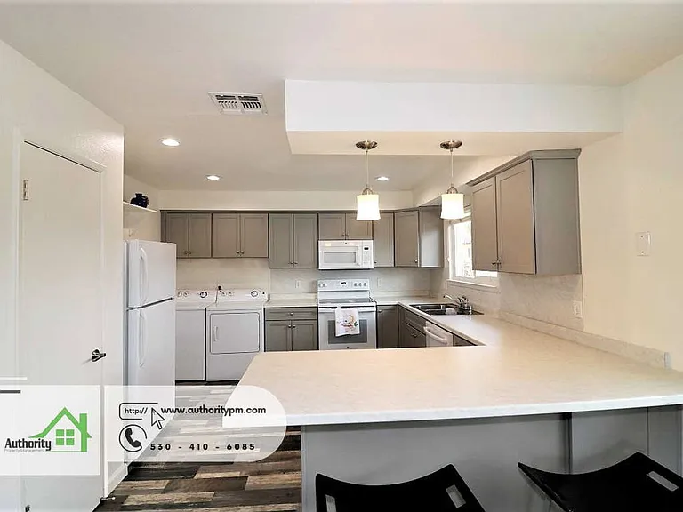 4445 Dogwood Ln #A — Photo 6