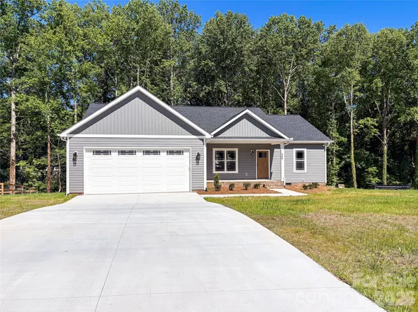 206 Edgewood Dr, Statesville, NC 28625