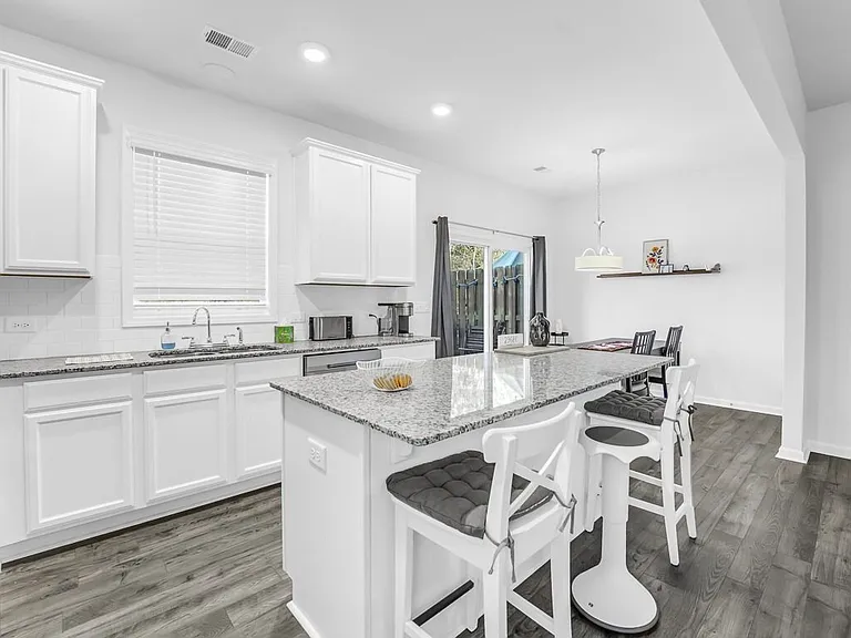 329 Hartland Pl — Photo 7