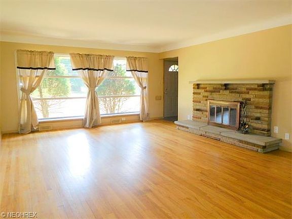 3rd image of 9900 Lynn Dr