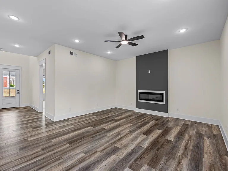 135 Max Lane Dr — Photo 8