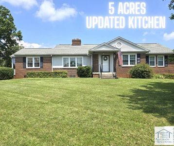 574 Church St, Ridgeway, VA, 24148