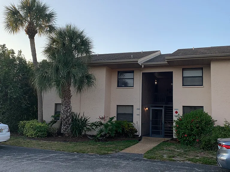 2427 Twin Dr — Photo 3