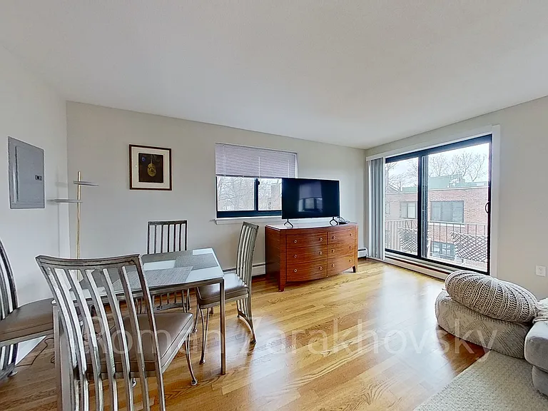 79 Sutherland Rd #4 — Photo 15