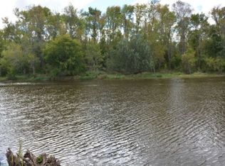 LT4 Oak Shore Ln, Mequon, WI 53092