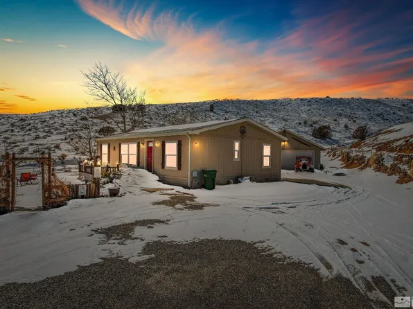 404 Prospector Rd, Dayton, NV 89403
