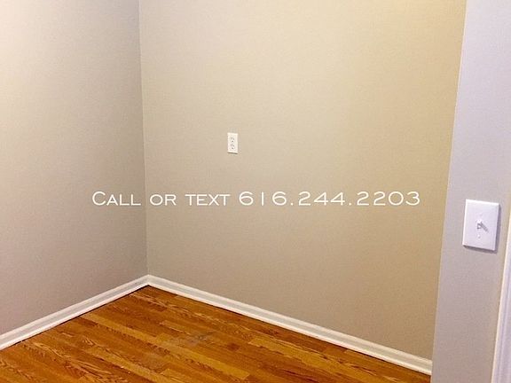 5th image of 3214 Marshall Ave SE