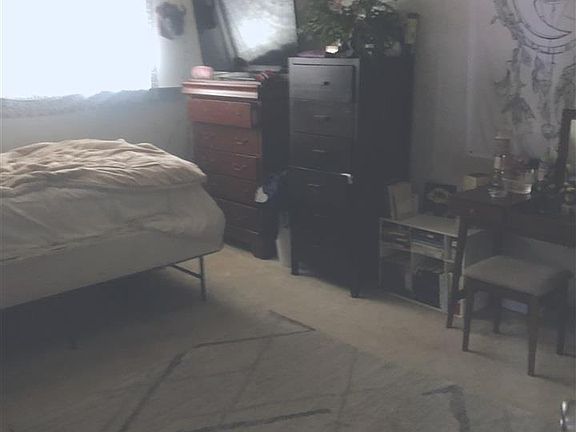3rd image of 1750-1752 Stratford Dr.