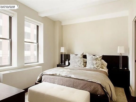 3rd image of 150 W 51st St APT 1226