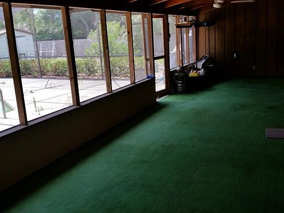4th image of 775 Knob Hill Cir