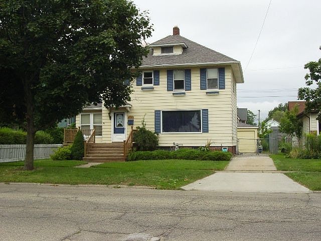 1st image of 122 S Main St