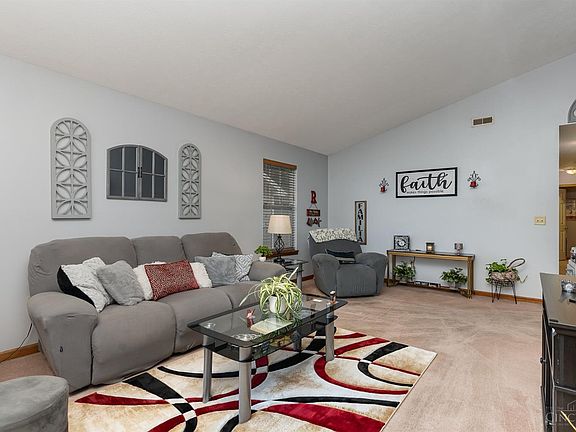 5th image of 2116 Jackson Ln