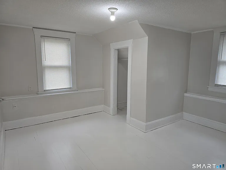 103 Capen St #2 — Photo 6