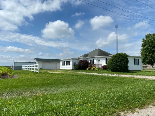82 N 23rd Rd, Peru, IL 61354