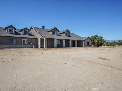 8625 White Rd, Phelan, CA, 92371