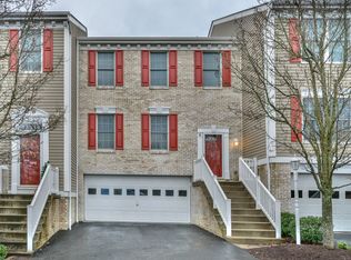 6 Castleview Dr, Mc Kees Rocks, PA 15136