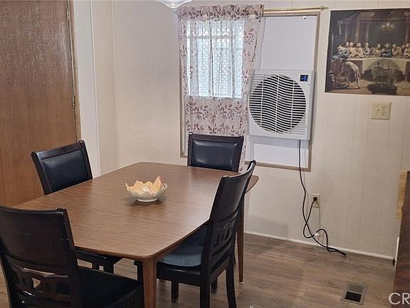 5th image of 575 S Lyon Ave Space 19