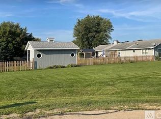 5392 S Brookstone Dr, Rochelle, IL 61068