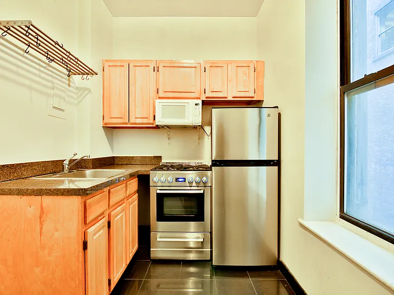 102 W 80th St #46 — Photo 7