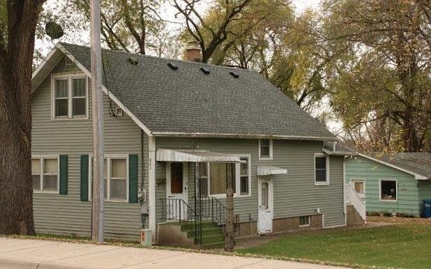 1st image of 821 N Benton Dr