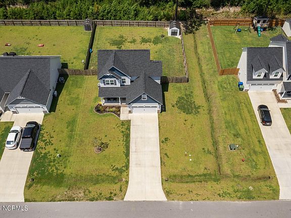 3rd image of 411 Wind Sail Ct