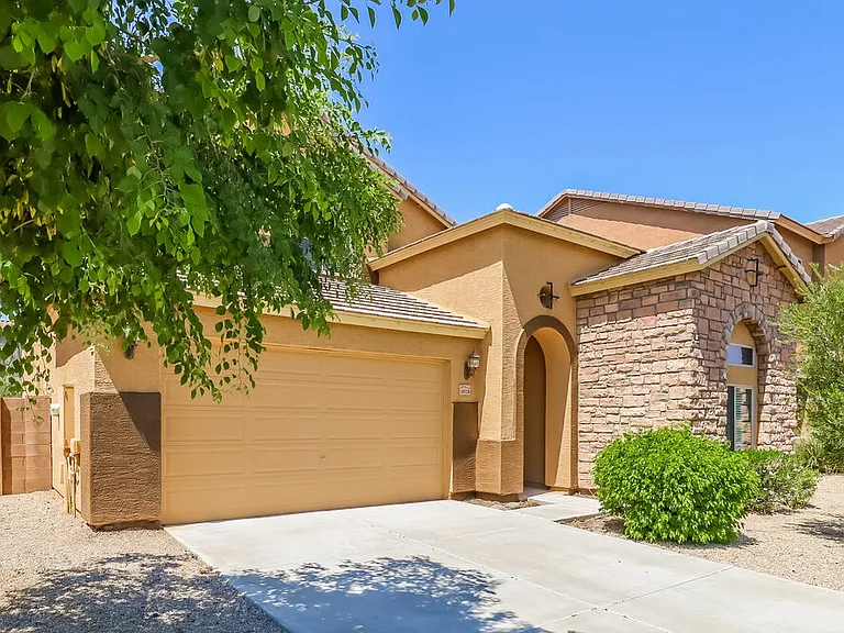 6512 S 49th Dr — Photo 4