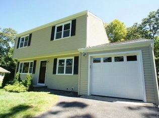 43 Ledgewood Dr, Norwalk, CT 06850