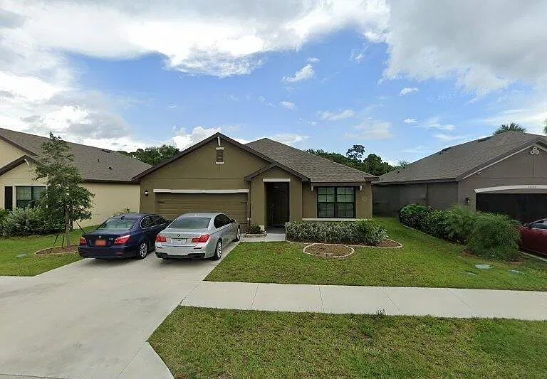 3 bed, 2.0 bath, 1672 sqft, $1,000 — Photo 1
