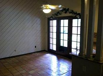4th image of 709 Waltham Ct