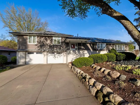 6625 Naomi Dr, Edina, MN 55439